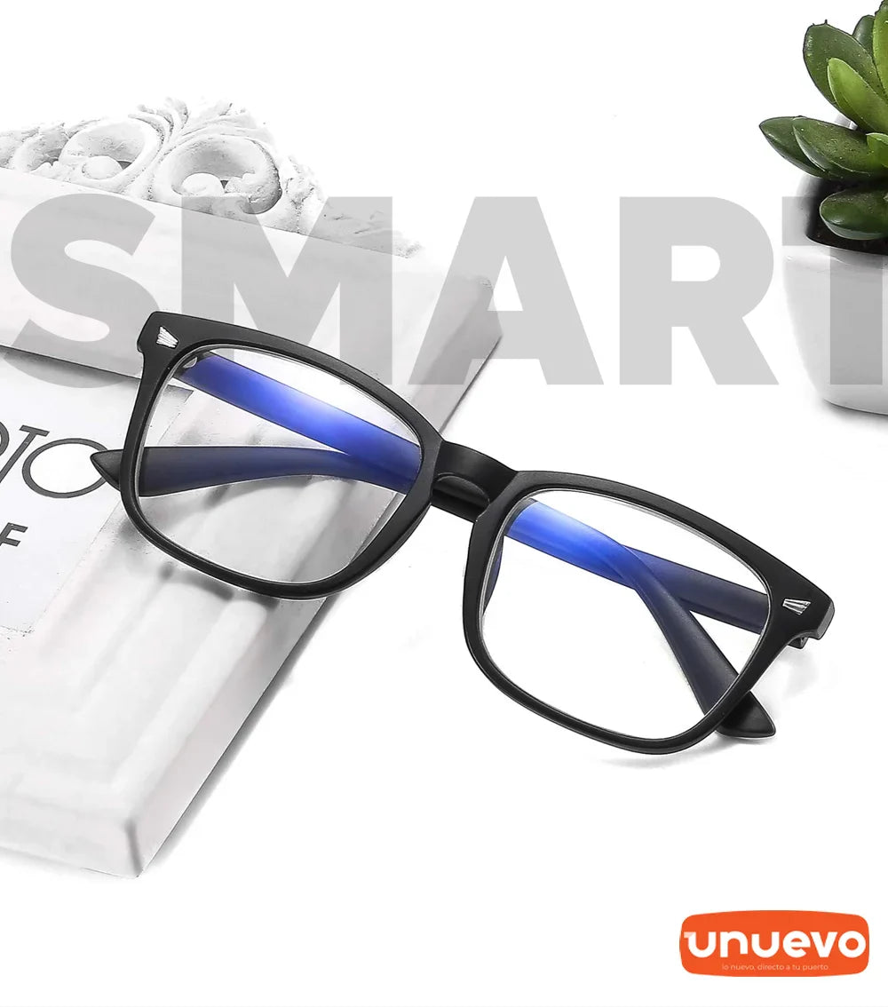 Dos piezas de Gafas autoajustables con graduación automática para cada ojo de 0,5 a 5 grados que se oscurecen con el sol